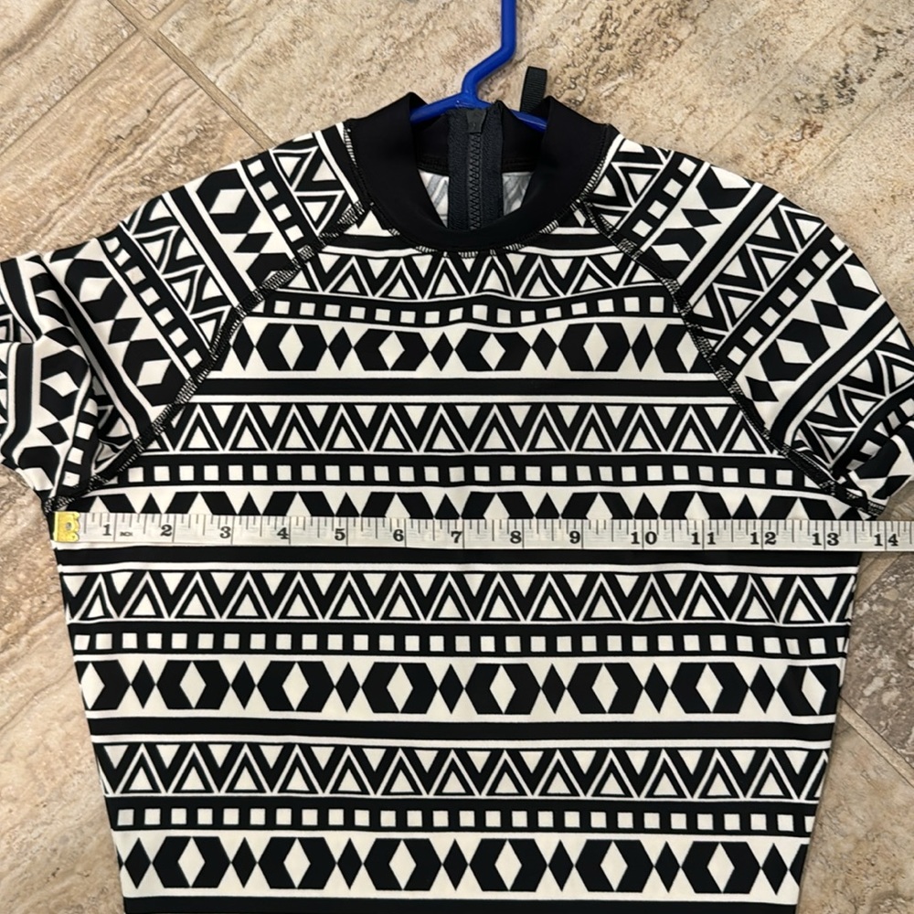J Crew Geometric Print Rash Guard Size XXS - Picture 6 of 8